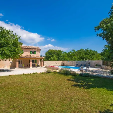 Anton, A Luxurious Rustic In A Peaceful Setting Tatil Evi