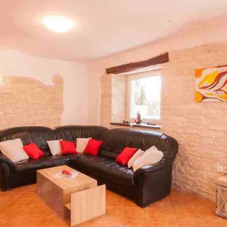 Anton, A Luxurious Rustic In A Peaceful Setting Semesterbostad