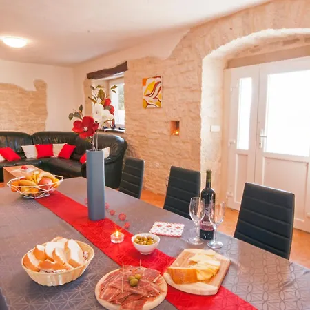 Tatil Evi Anton, A Luxurious Rustic In A Peaceful Setting Pifari