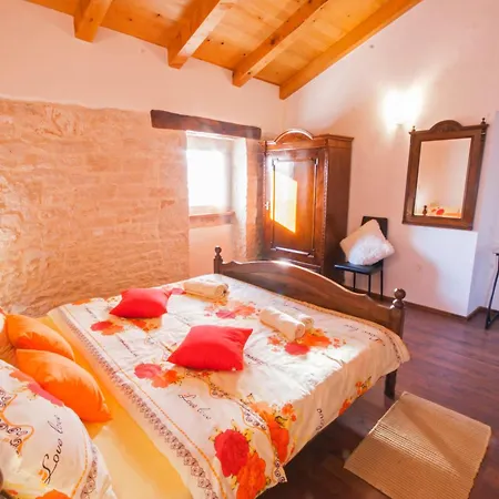 Anton, A Luxurious Rustic In A Peaceful Setting