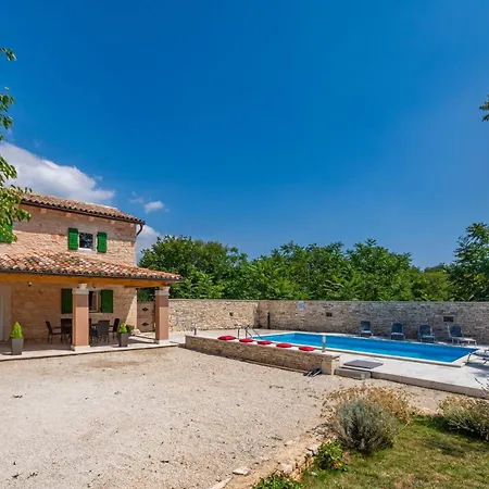 Semesterbostad Anton, A Luxurious Rustic In A Peaceful Setting