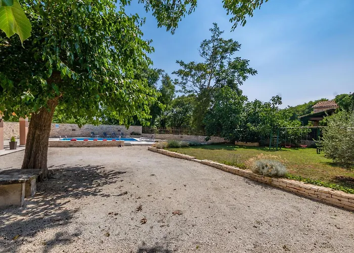 Anton, A Luxurious Rustic In A Peaceful Setting * Pifari
