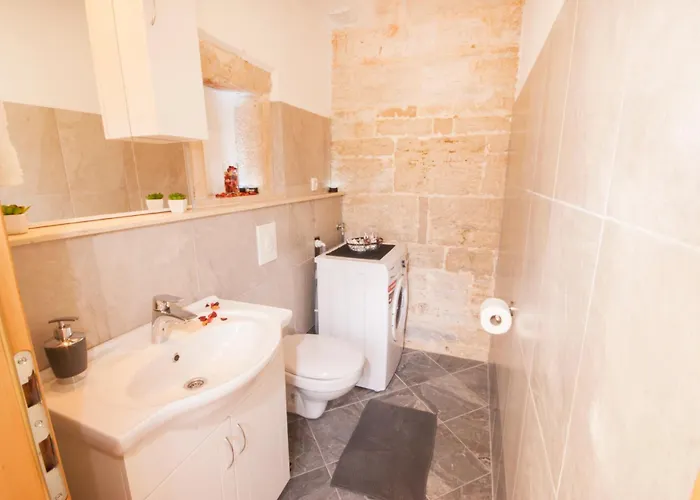 Anton, A Luxurious Rustic In A Peaceful Setting *