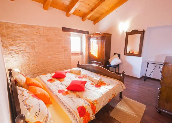 Anton, A Luxurious Rustic In A Peaceful Setting