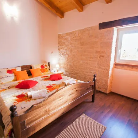 Anton, A Luxurious Rustic In A Peaceful Setting Сasa de vacaciones *